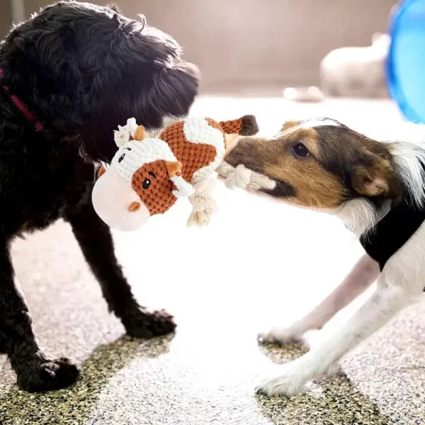 Brinquedos estridentes para cães, macio e confortável, brinquedo de mastigar, vaca de pelúcia, brinquedos interativos para cães pequenos, médios e grandes - Imagem 6